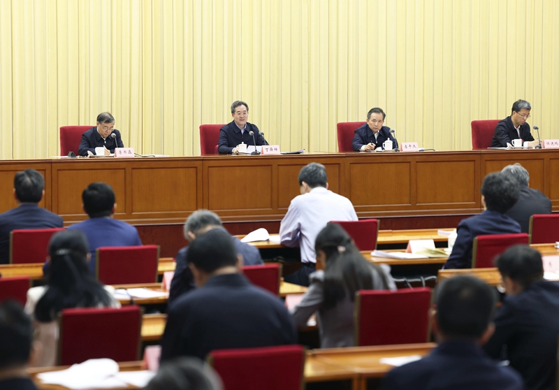 习近平对学校思政课建设作出重要指示强调：不断开创新时代思政教育新局面 努力培养更多让党放心爱国奉献担当民族复兴重任的时代新人